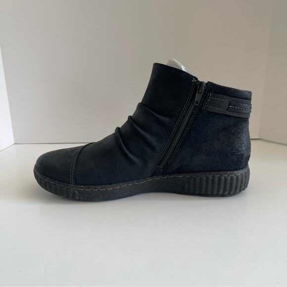 Clarks Suede Ankle Boots Black Booties - Picture 13 of 16